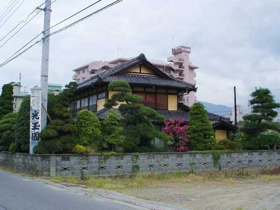 絕對真實(shí)！看看日本的“社會(huì)底層”農(nóng)村住房